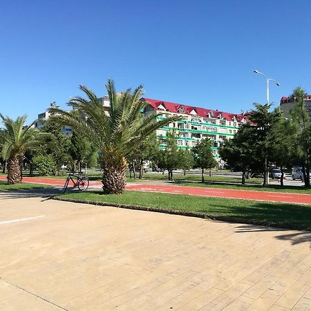 Apartment Rustaveli 59 บาทูมิ ภายนอก รูปภาพ